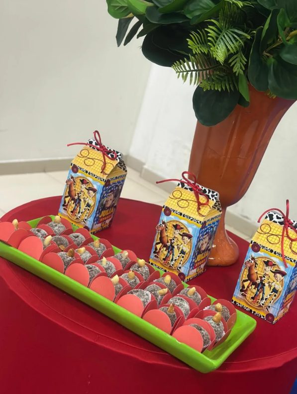 Docinhos de festa da Doce Agrado